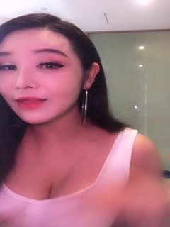 网红脸新人美女主播第